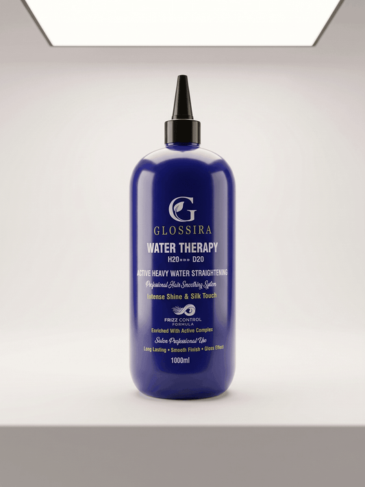 عبوة فرد الماء النشط Water Therapy من جلوسيرا بخلفية احترافية. Glossira Water Therapy Professional Hair Smoothing System.